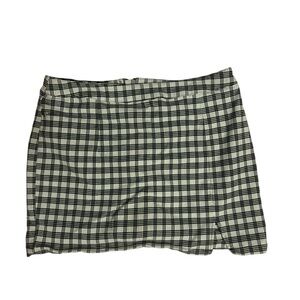 Chic Plaid Mini Skirt in Black and White